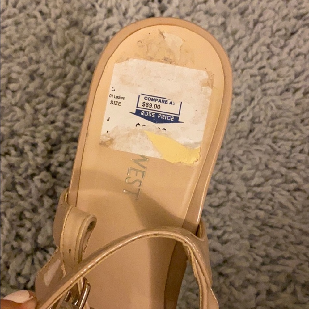 Heels - Picture 3 of 4